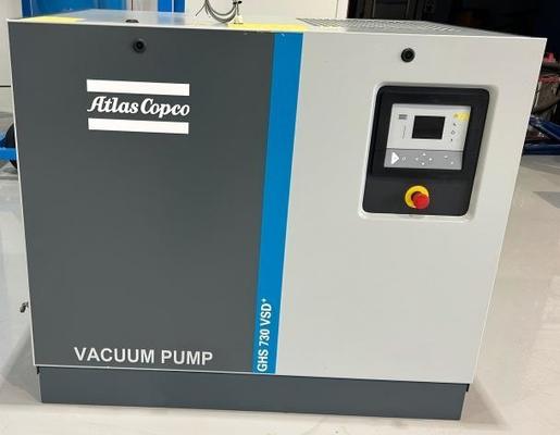 Industriële AC-vacuumpomp GHS 730 VSD+ met 11 kW schachtvermogen en een laag geluidsniveau van 51-73 DB A