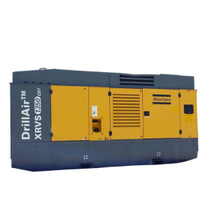 Zwarte draagbare compressor XRVS1350 429 kW en 975 L Diesel tank capaciteit De ultieme mobiele oplossing