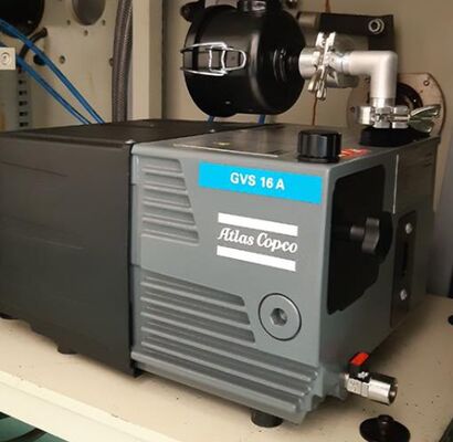 Ultieme druk 0,5 mbar Airconditioning vacuümpomp GVS16A die een waterdampgrens van 15 mbar biedt voor het evacueren en repareren van koelsystemen